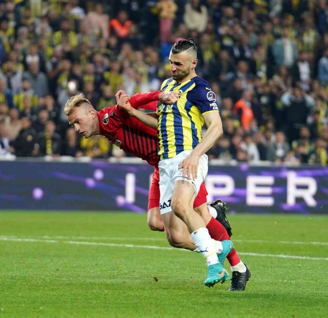 Serdar Dursun, 57’de Penaltıyı Kaçırdı, 62’de Attı