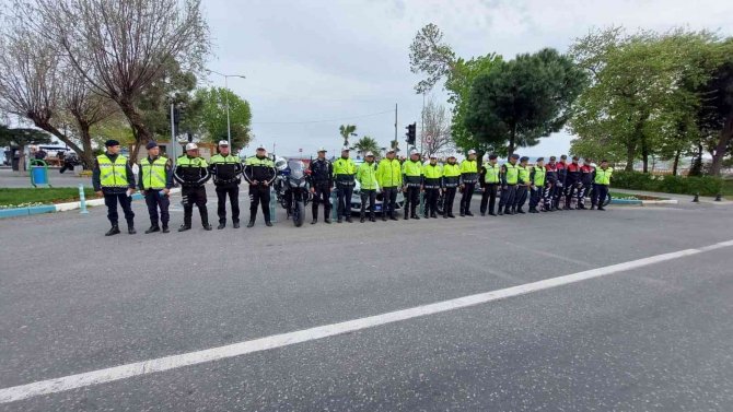 İ̇stanbulluların Akın Etmesi Beklenen Şehirde Jandarma Ve Polisten Ortak Denetim