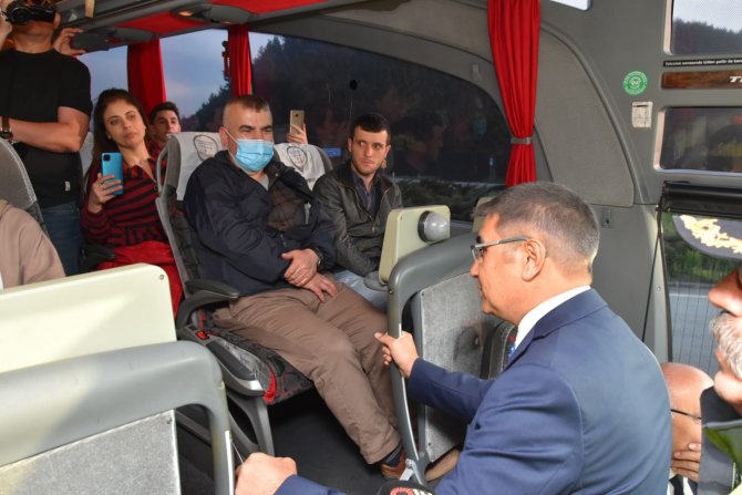 Vali Gürel, Emniyet Kemeri Takmayan Sürücü Ve Yolcuları Uyardı