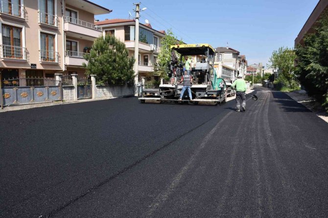 Asfalt Sezonu Açıldı, 16 Sokak Yenilendi