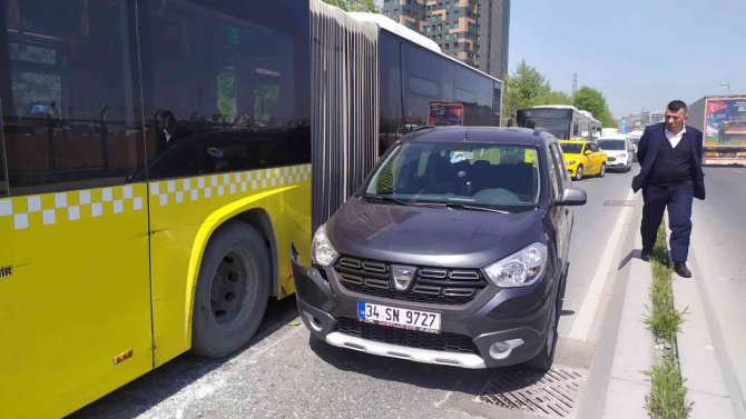Küçükçekmece’de İ̇ett Otobüsü Zincirleme Kazaya Karıştı: 14 Yaralı