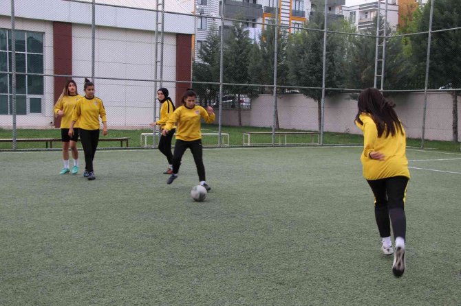 Batman’ın Kadın Futbol Takımı Namağlup Yoluna Devam Ediyor
