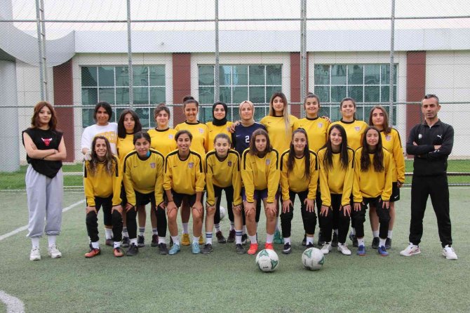 Batman’ın Kadın Futbol Takımı Namağlup Yoluna Devam Ediyor