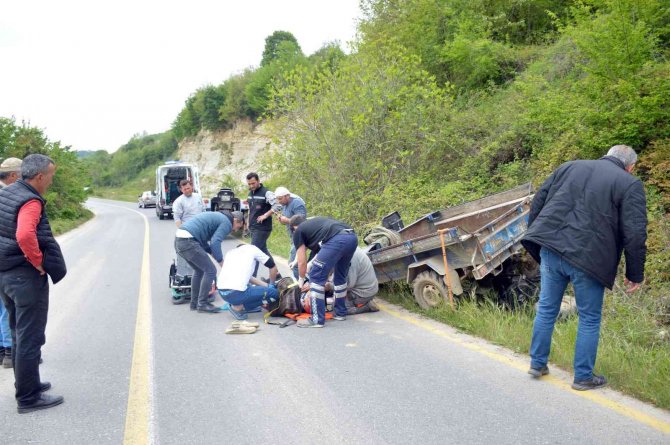 Kontrolden Çıkan Pat Pat Su Kanalına Düştü: 1 Yaralı