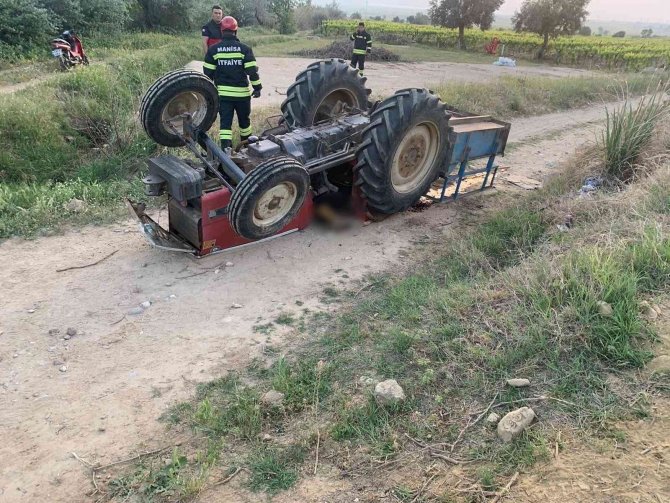 Devrilen Traktörün Altında Kalan Çiftçi Öldü