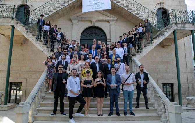 Başkan Seçer’e ’Yılın Sanat Öncüsü’ Ödülü