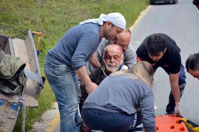 Kontrolden Çıkan Pat Pat Su Kanalına Düştü: 1 Yaralı