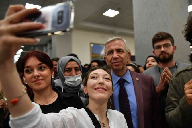 Mansur Yavaş Gençlerle Buluştu: “Bu Kenti Sahiplenmenizi İstiyoruz”