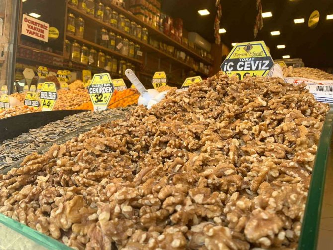 Bayram Öncesi Ceviz Satışları İki Kat Arttı
