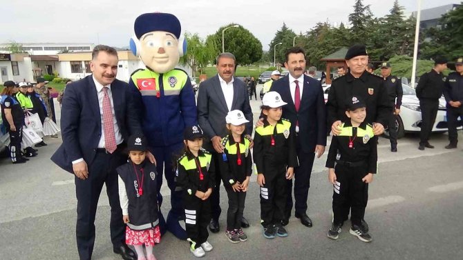 Tatil Bölgelerinde Trafik Yoğunluğu Başladı