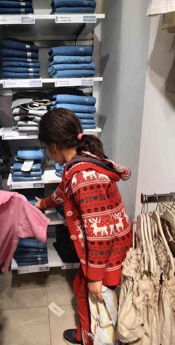 343 Yetim Çocuğa Bayramlık