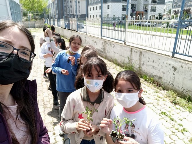 Öğrencilerden Engellilere Yönelik ’Farkında Ol’ Projesi