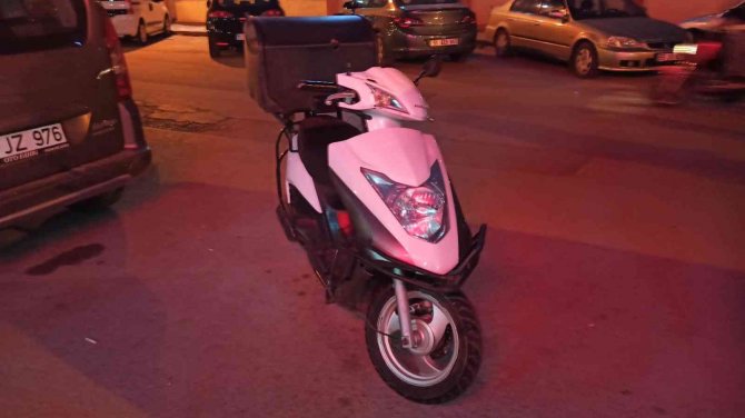 Köpeğe Çarpmamak İçin Kaza Yaptı: 1 Yaralı