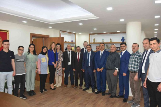 Başkan Çelik Belediye Personeliyle Bayramlaştı