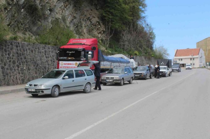 Kastamonu’nun İki İlçesinde Arıcılara 32 Tonluk Şeker Desteği