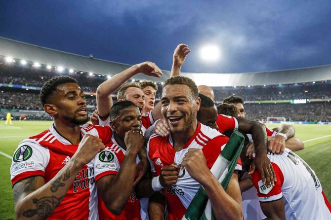 Gol Düellosu Feyenoord’un