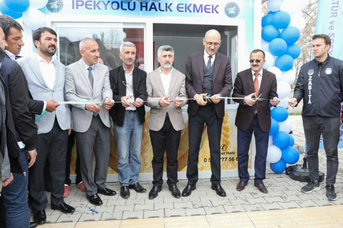 İ̇pekyolu’nda Halk Ekmek Satışı Başladı