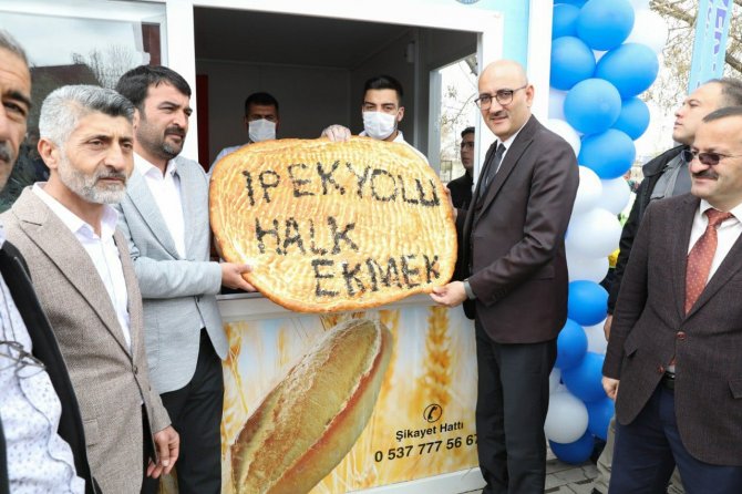 İ̇pekyolu’nda Halk Ekmek Satışı Başladı