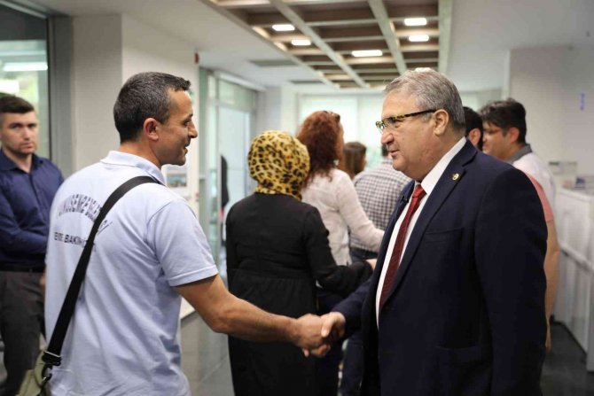 Yunusemre Belediyesi Bayramda Da Hizmette