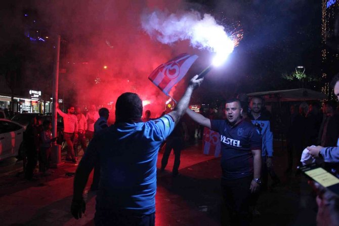 Trabzonspor Fırtınası Manisa’da Esti