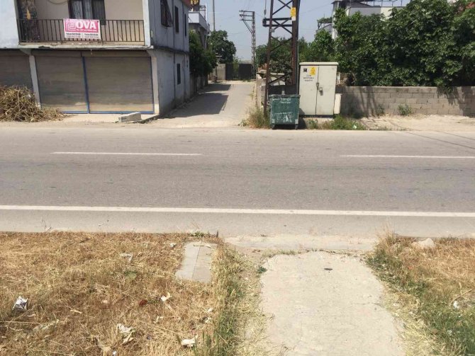 Koşarak Otomobile Çarpan 4 Yaşındaki Çocuk Hayatını Kaybetti