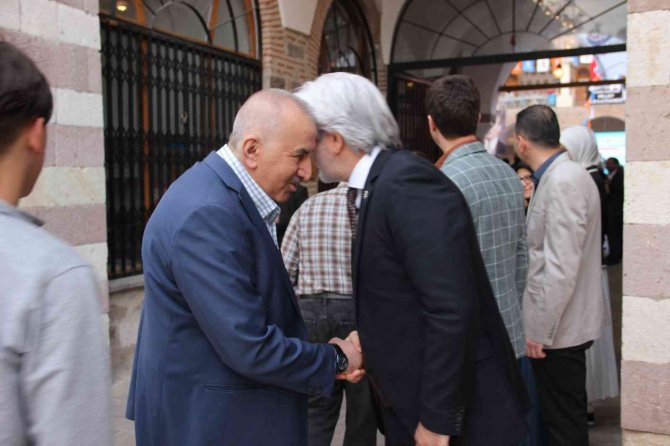 Ak Parti’li Baybatur’dan Chp’li Özel’e Tepki