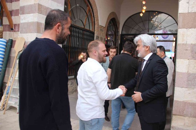 Ak Parti’li Baybatur’dan Chp’li Özel’e Tepki