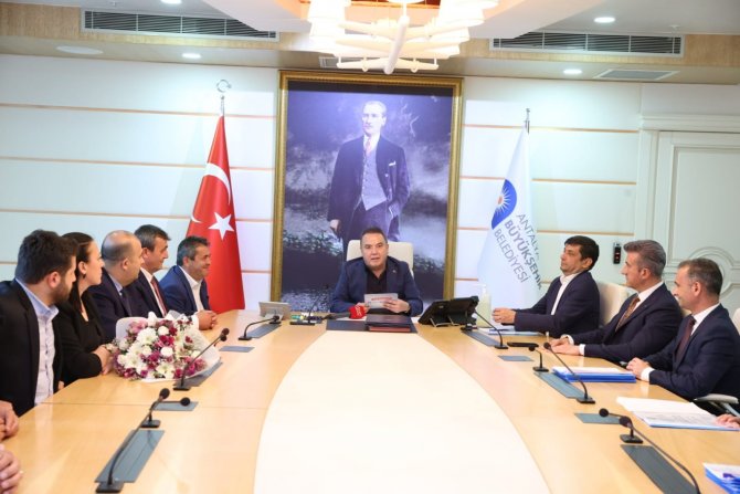 Büyükşehir Belediyesinde Toplu İş Sözleşmesi İmzalandı
