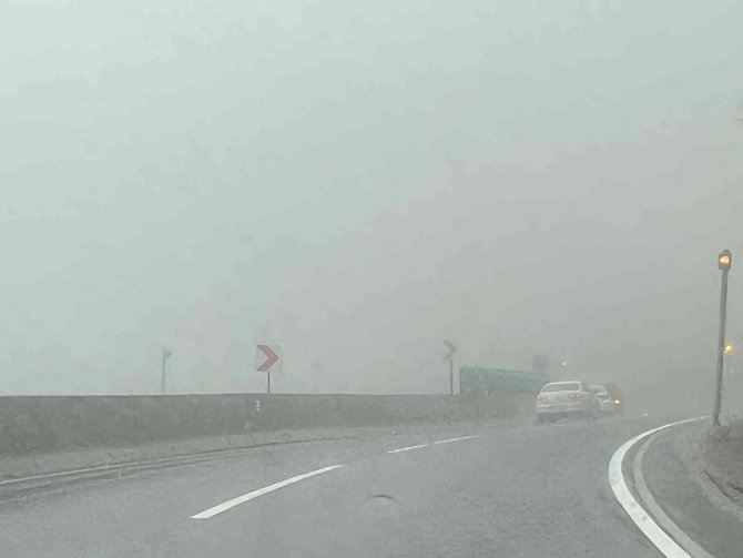 Bolu Dağı’nı Kullanan Sürücülere Sis Sürprizi