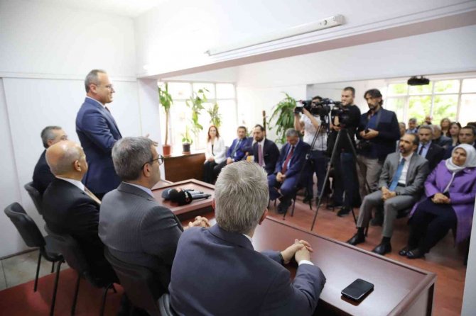 Bakan Kirişci: “Kimseye Bir Bağımlılığımız Söz Konusu Değil, Kendimiz İçin Üretiyoruz”