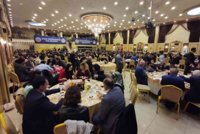 Başkan Sayan Belediye Çalışanlarıyla İftarda Bir Araya Geldi