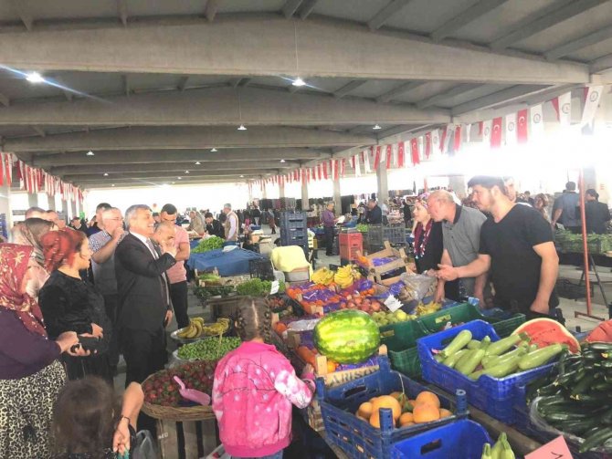 Başkan Teke, Pazarcı Esnafının Bayramını Kutladı