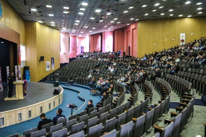 Bursa’da Jandarmadan 600 Güvenlik Görevlisine Eğitim
