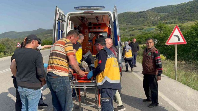 Bursa’da Takla Atan Otomobilde Can Pazarı: 4 Yaralı