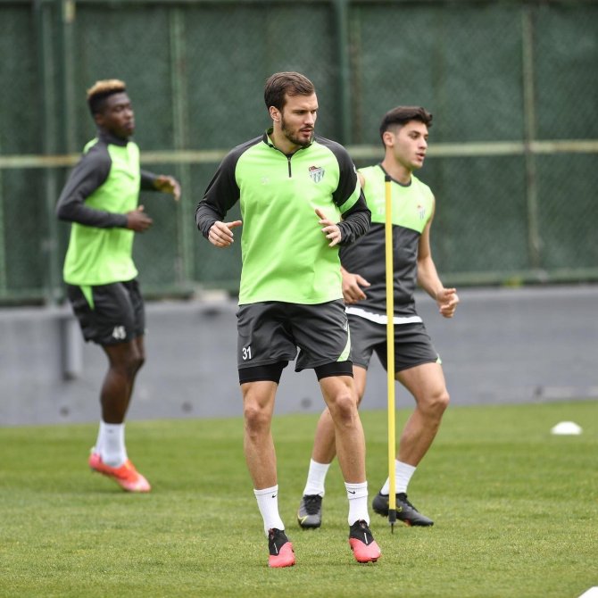Bursaspor Son Antrenmanını Manisa’da Yaptı