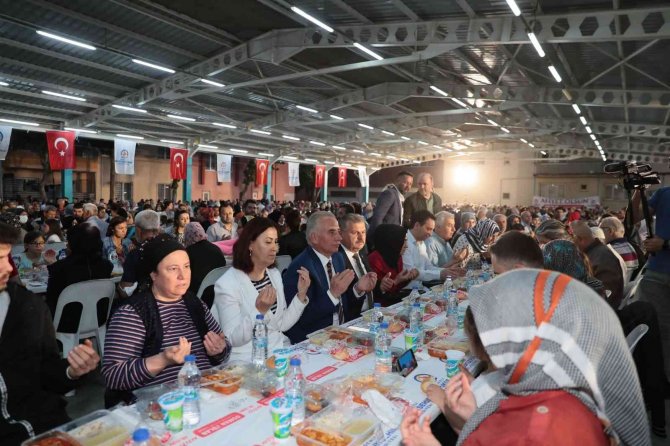 Büyükşehir Onbinlerce Vatandaşı Gönül Sofralarında Buluşturdu