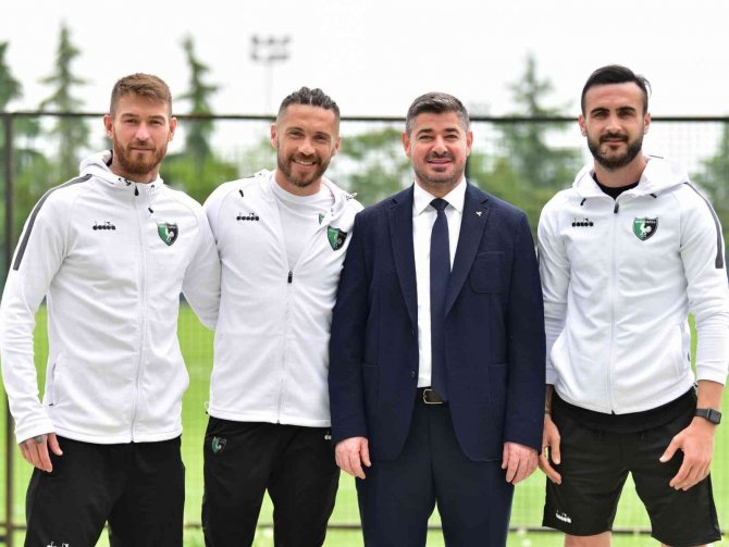 Denizlispor Ailesi Bayram Sevincini Hep Birlikte Yaşadı