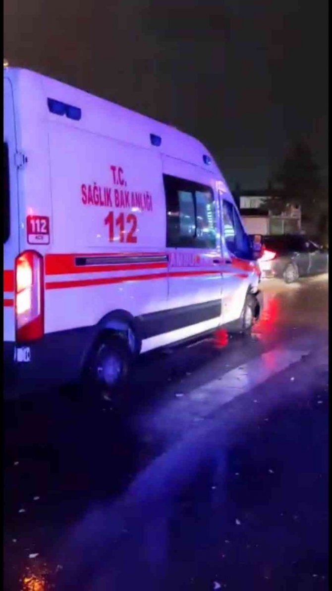 Elazığ’da Ambulans İle Otomobil Çarpıştı: 5 Yaralı