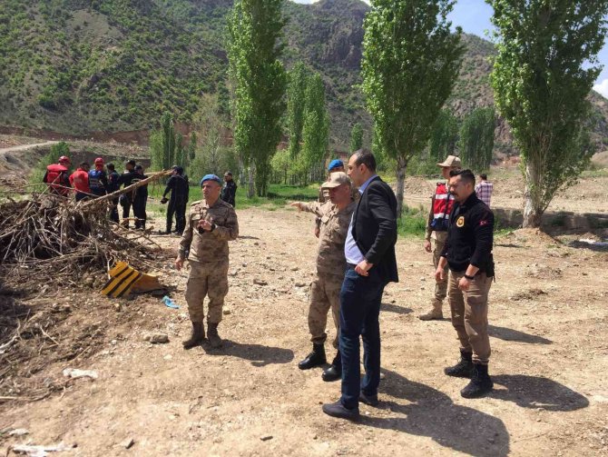 Oltu Nehrinde Kaybolan Babaya Ulaşma Çalışmaları Üçüncü Gününde De Devam Ediyor