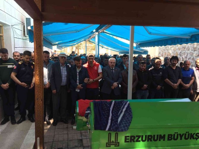 Anne Ve Kızı Son Yolculuğuna Uğurlandı