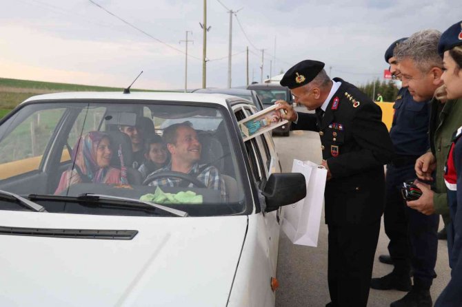 Ramazan Bayramı Tatilinde Trafik İçin Jandarma Denetimleri Sıkılaştırıldı