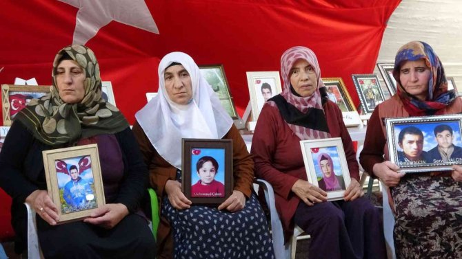 Pkk-hdp Mağduru Ailelerin Kararlı Direnişi 970’inci Gününde