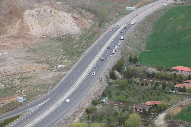 Başkentte Bayram Denetimleri: Otoyollar Helikopterle Havadan Denetlendi