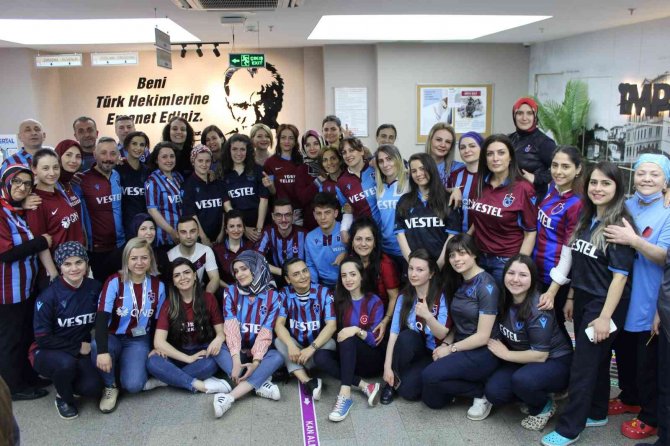 Özel İ̇mperial Hastanesi Çalışanlarından Trabzonspor Formasıyla Hizmet