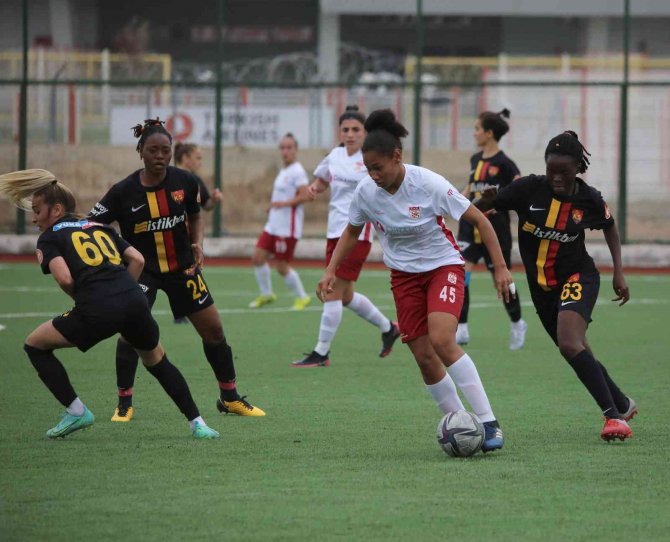 Kadın Futbol Süper Ligi: Sivasspor: 0 - Kayserispor: 1