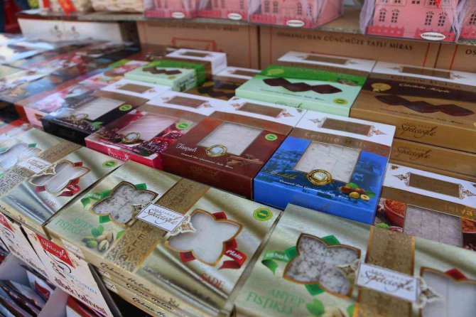 Ramazan Bayramı’nda Ağızları Çikolata Ve Şeker Değil, Çekme Helva Tatlandıracak