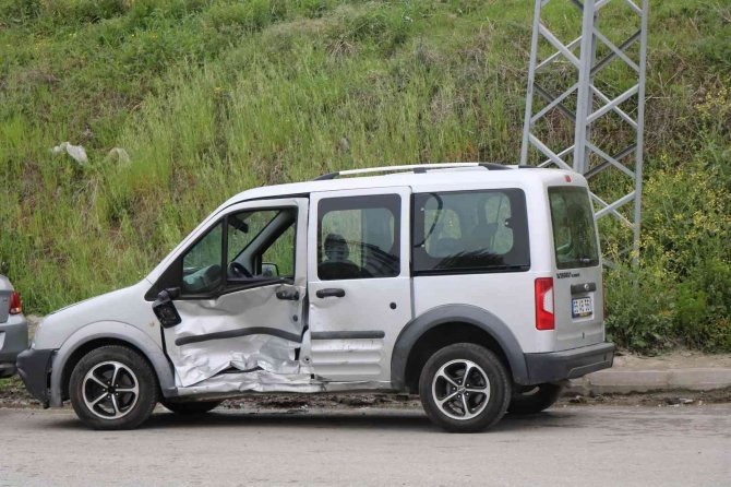 Samsun’da Trafik Kazası: 2 Yaralı