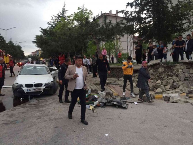 Isparta’da Trafik Kazası: 2 Yaralı