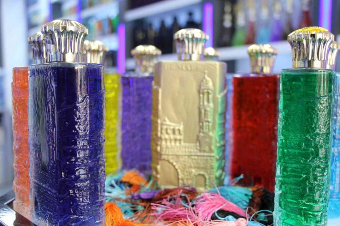 Kolonyalar Mardin Kabartmalı Şişelere Sığdırıldı