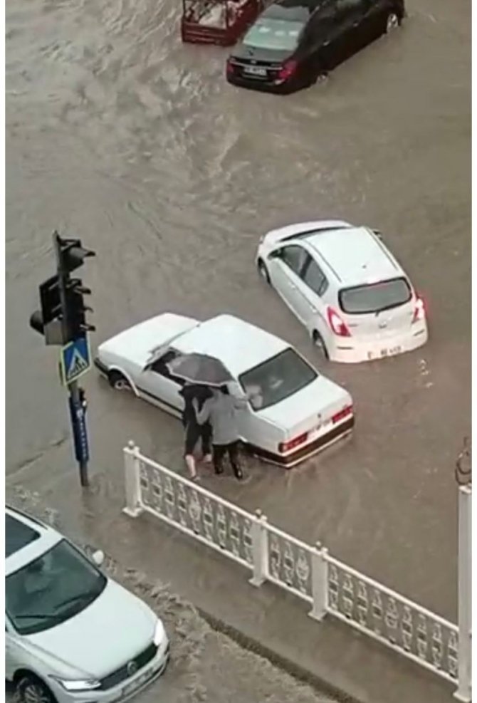 Niğde’de Sağanak Yağış